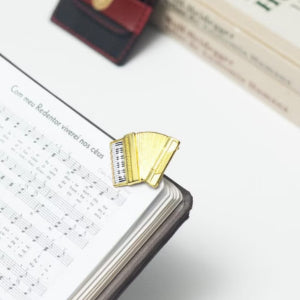 Prendedor de Partituras Acordeon Par - Flash de Ouro